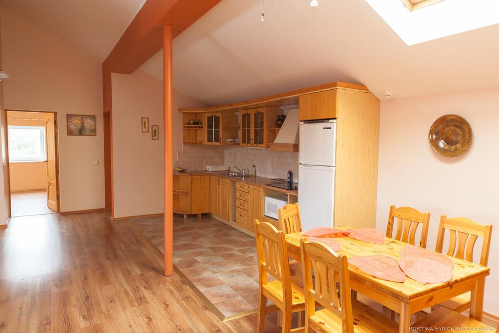 Apartamenti Alto & Ko Apartment Jūrkalne Стая снимка